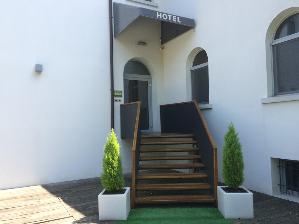 Blue Hotel Suzzara Luaran gambar